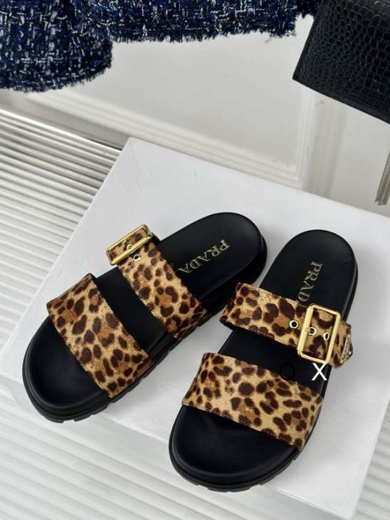 Picture of Prada Slippers _SKUPradasz35-40JX0701171